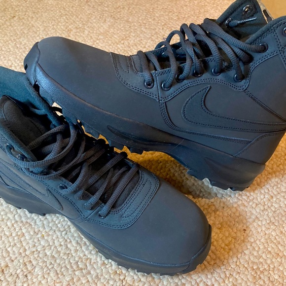 Gray Nike Boots - Picture 3 of 5